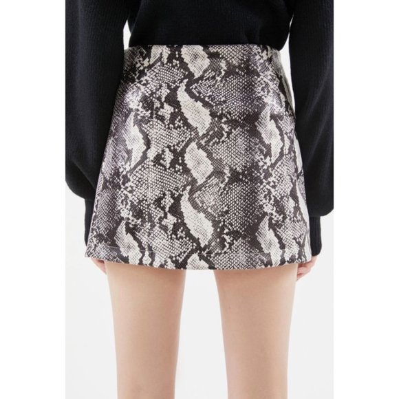 UO Siren Snake Print Snap Front Mini Skirt Size S - Picture 9 of 10